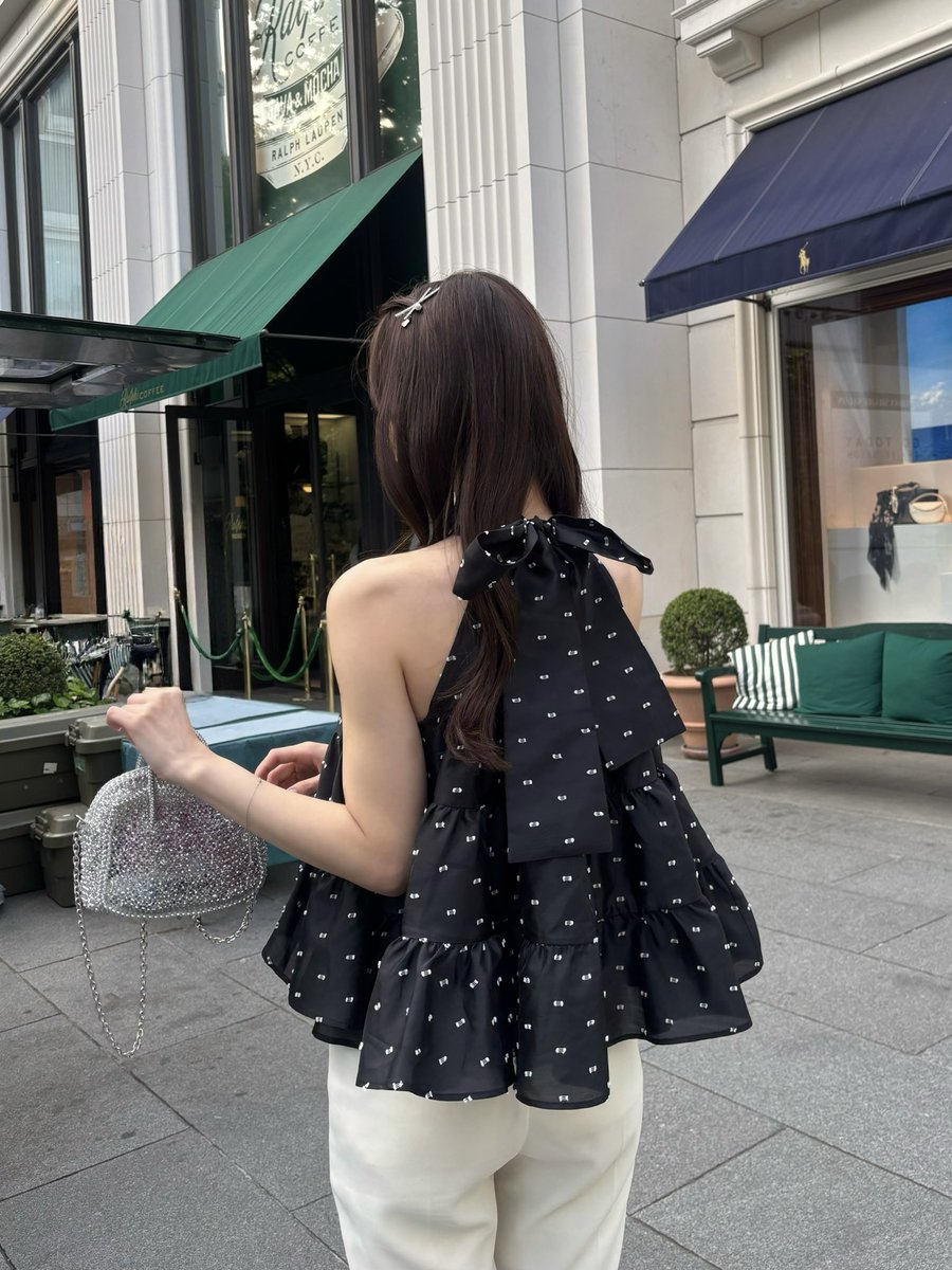 m_i_zun's tweet image. 何回も言うけどふわふわのトップスにパンツ合わせが大好物。後ろも見てリボンもかわいい🐈‍⬛🎀これ白もあってとても迷った...⇒

#eimyistoire  #gift