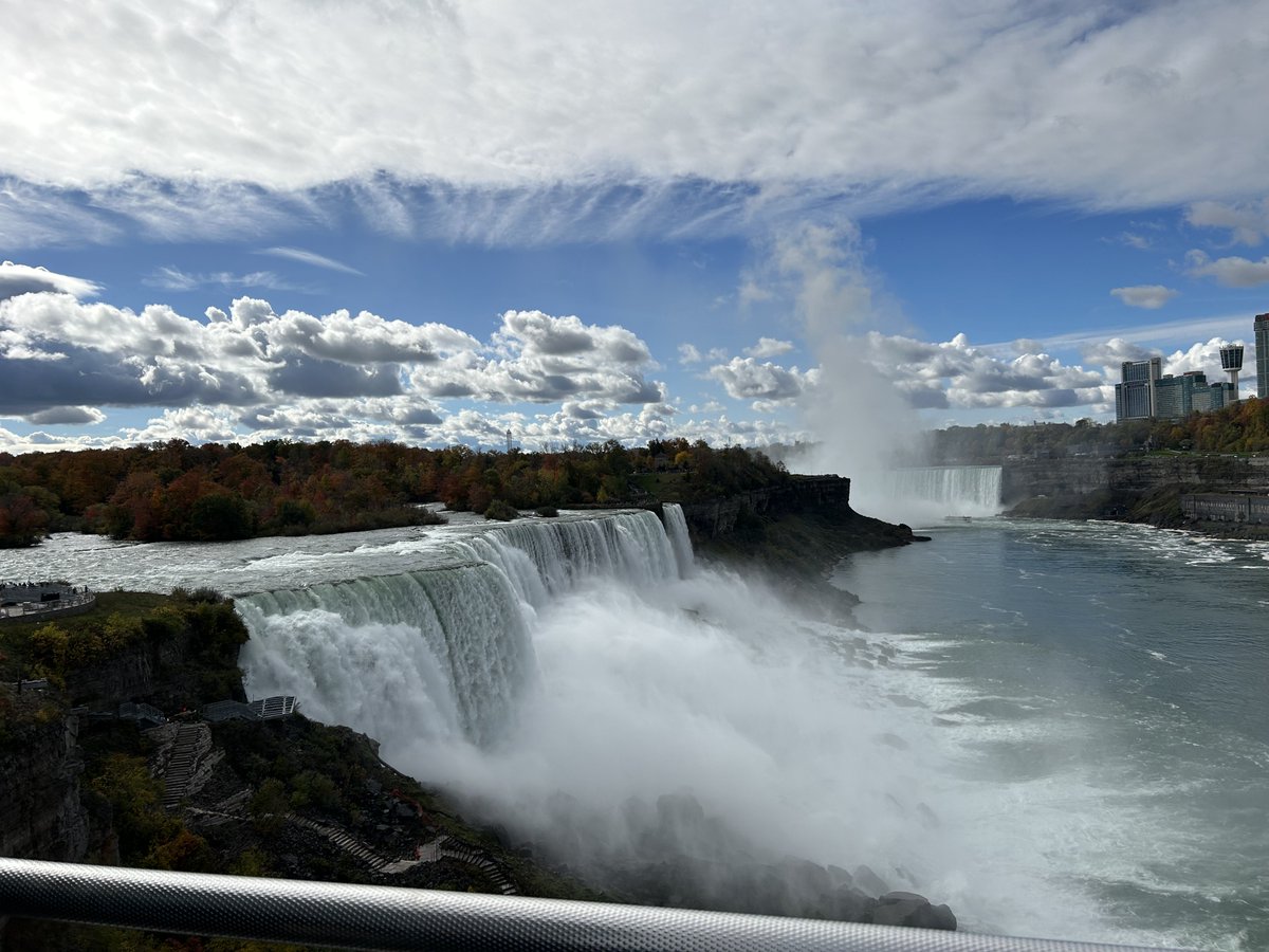 hsimon62's tweet image. Maid of the Mist boats start operating tomorrow. Welcome to another tour season folks. Maybe I’ll see you at the Falls!