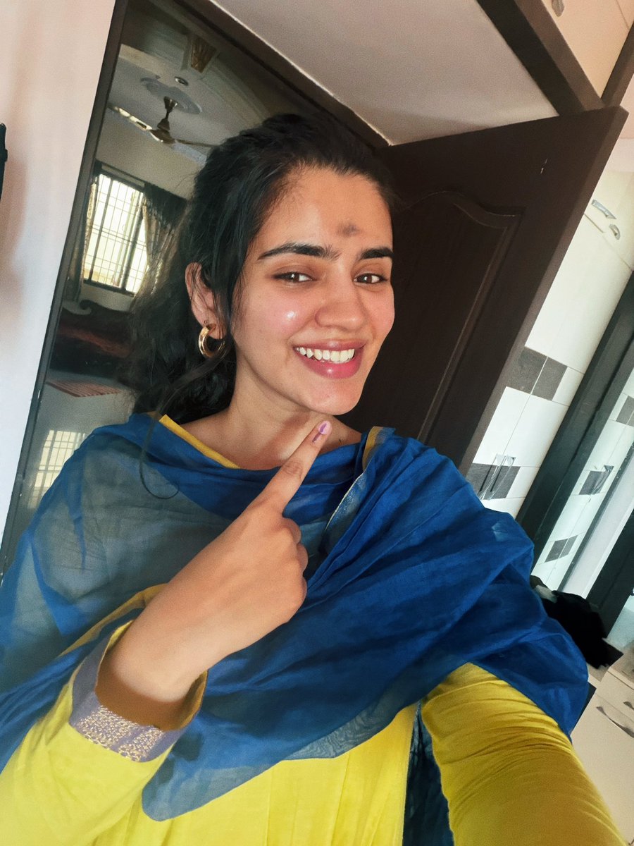 soundariyananju's tweet image. Oru muyarchi… pala manasukaloda aasai …
 Makkal kai vidaadhinga..

Voted  
📺👍 

#vote #election #tamilnadu