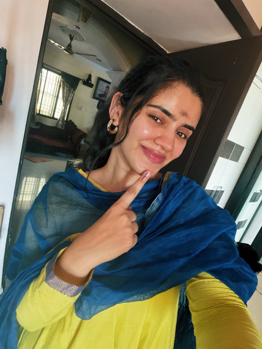 soundariyananju's tweet image. Oru muyarchi… pala manasukaloda aasai …
 Makkal kai vidaadhinga..

Voted  
📺👍 

#vote #election #tamilnadu