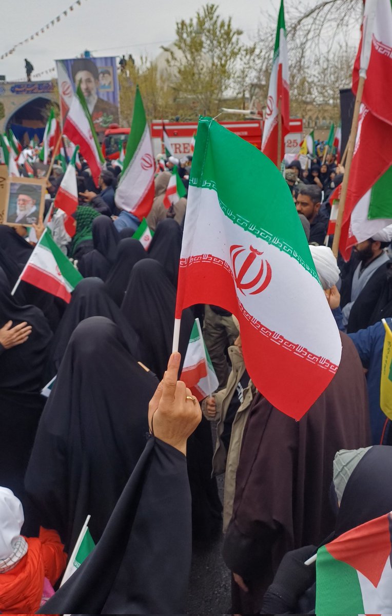 انسجام اجتماعی اکسیر شکست‌ناپذیری است که دشـــــ.من از آن می‌ترسد،
و ما در پناه امن امام رضا "علیه السلام" منسجم و متحدیم.

#پناه_ایران
#ایران_امام_رضا