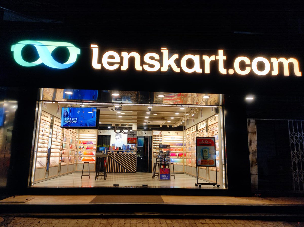 lakeyspropertie's tweet image. The future of eyewear is being built in ' tukkuguda' 👓
@Lenskart’s new 1500Cr facility @Hyderabad will be the world's largest automated eyewear plant, producing 200k units every single day 

#Construction is now underway!

📞 Call Now: +91 99631 93444
🌐 Visit: