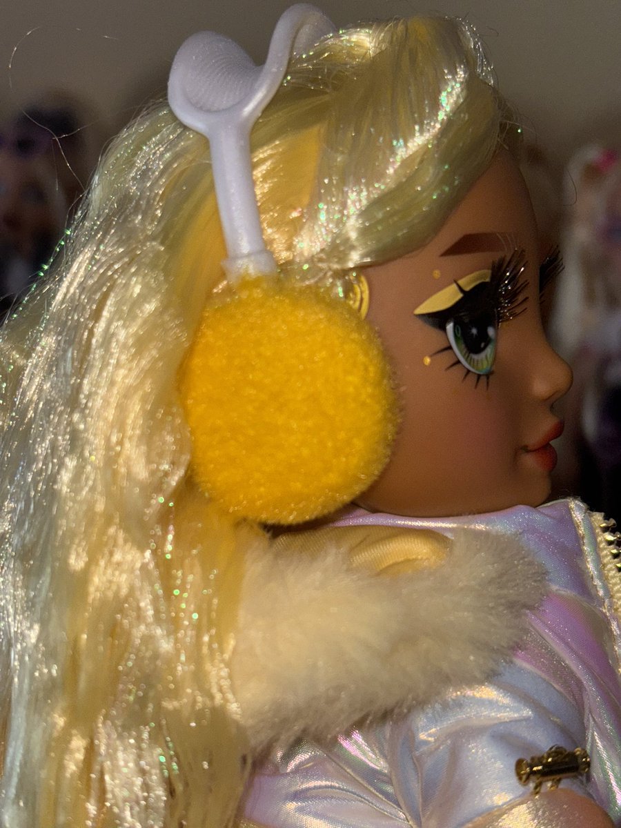 winxclubpretty's tweet image. #RainbowHigh #WinterWonderland #RainbowHighWinterWonderland #SunnyMadison #RainbowHighPretty