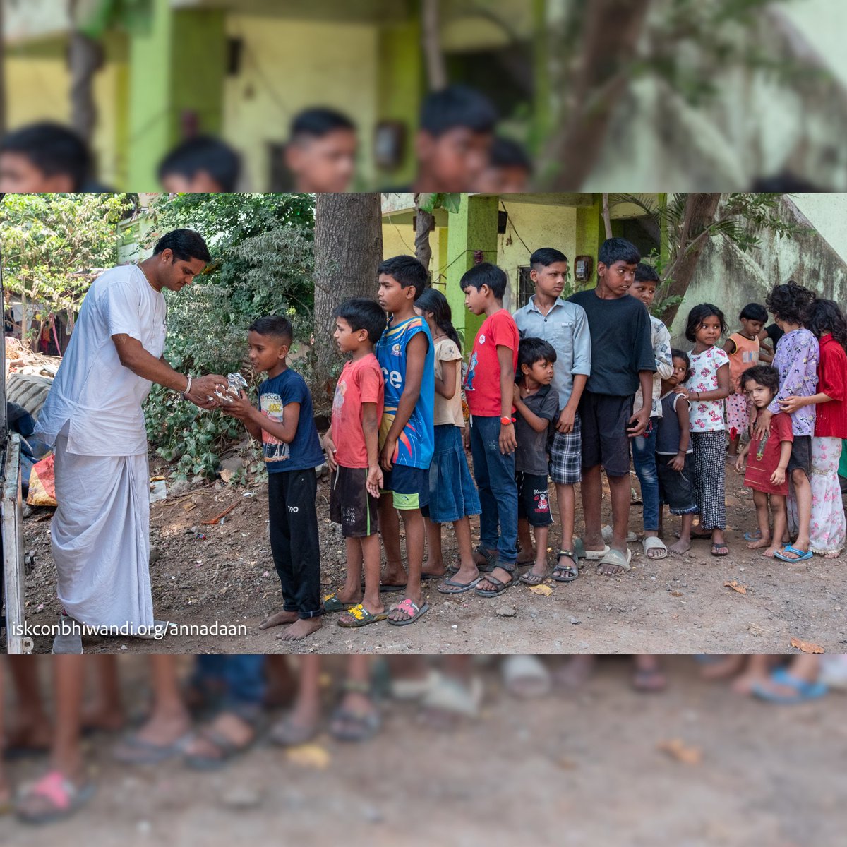 IskconBhiwandi's tweet image. Annadaan moments from Kalyan 🙏
Serving meals, spreading smiles, and sharing kindness.
Support us: iskconbhiwandi.org/annadaan
#Annadaan #Seva #Kindness