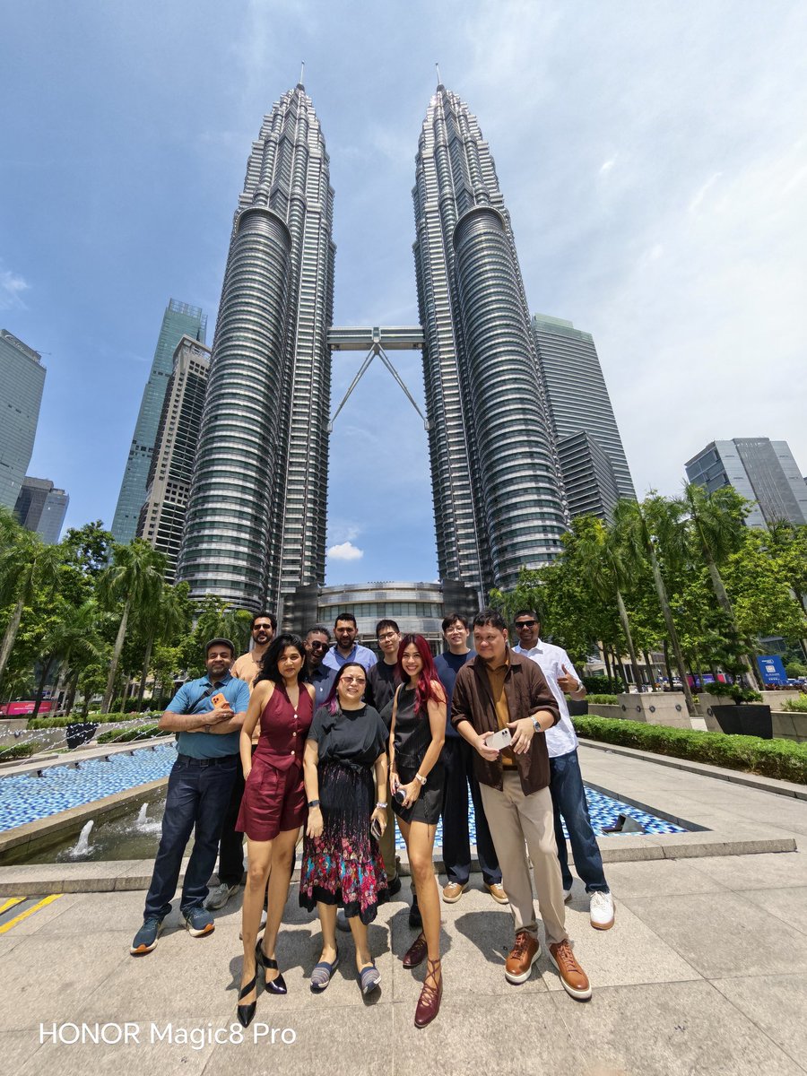 bhavis's tweet image. Excited to share a proud moment as we kicked off the first global launch of the #HONOR600 Series in #Malaysia 🇲🇾