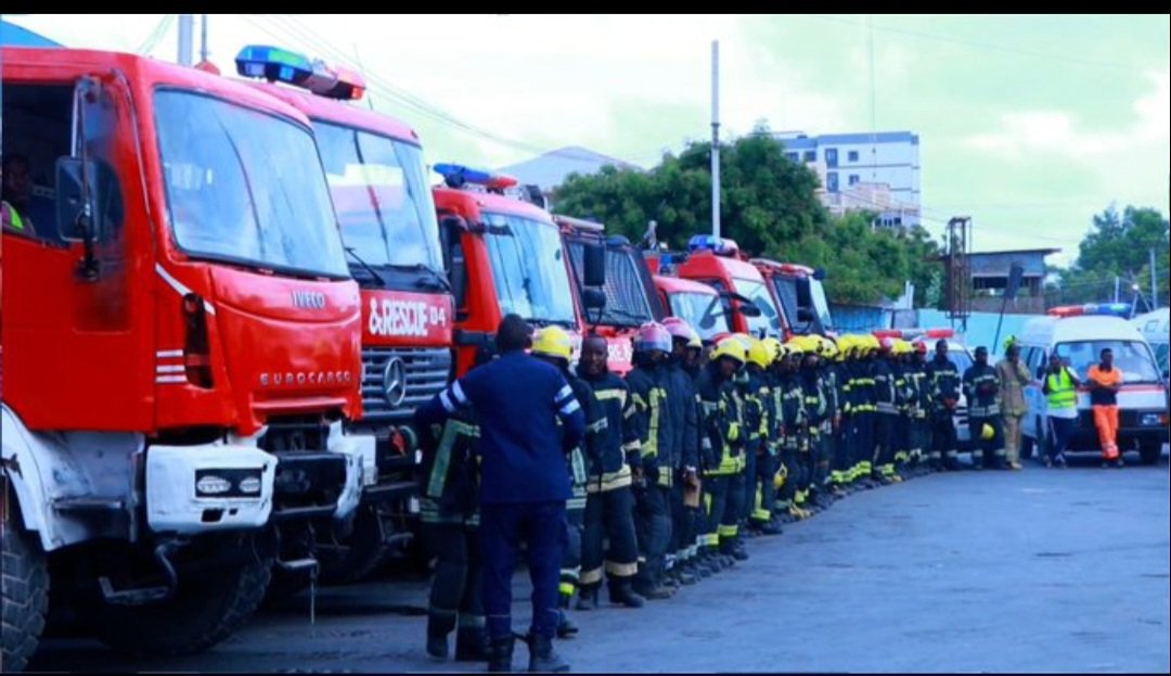 NasraYosep8914's tweet image. Mogadishu municipality has prepared an emergency and rescue standby team for floods, fires, and other disasters 🚨🇸🇴
Is the city now better prepared for emergencies? 🤔
#Mogadishu 🇸🇴 #EmergencyResponse #DisasterPreparedness