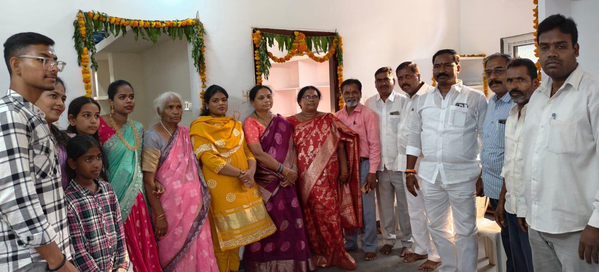 GaddamAnanya's tweet image. ఈరోజు వికారాబాద్ మున్సిపల్ పరిధిలోని పలు వివాహ మరియు నూతన గృహప్రవేశ కార్యక్రమాల్లో పాల్గొని శుభాకాంక్షలు తెలియజేసిన వికారాబాద్ మున్సిపల్ చైర్ పర్సన్ శ్రీ గడ్డం అనన్య గారు.

#gaddamananya #vikarabadmuncipality #vikarabad #Telangana #PrajaPrabhutwam