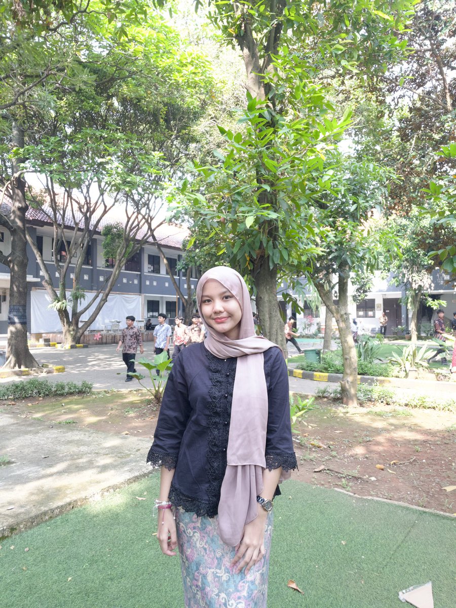 khatterist's tweet image. selamat Kartini 😆♥️ #latepost