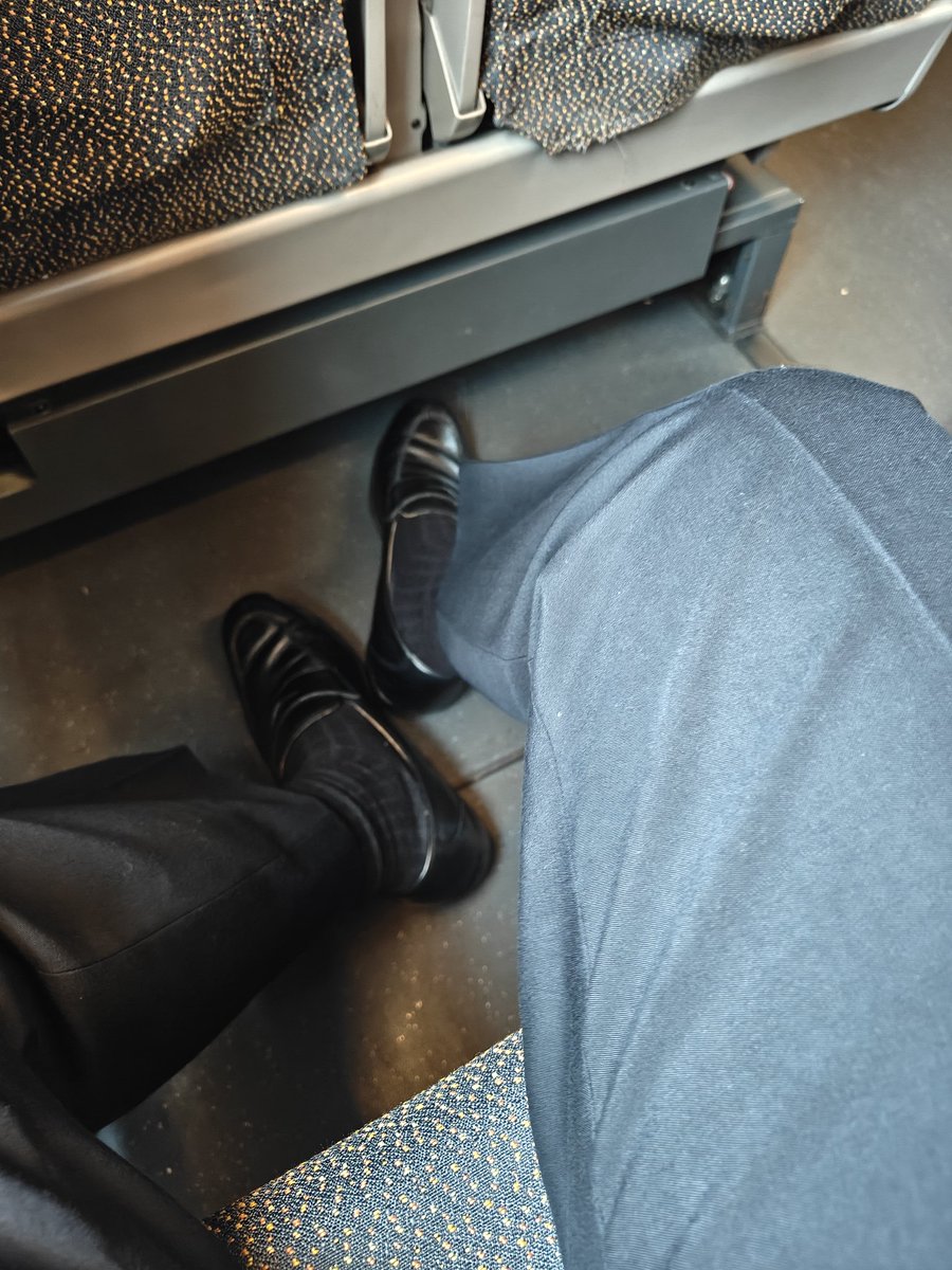 number009SHA's tweet photo. OOTD https://t.co/DPtWkh5TpQ