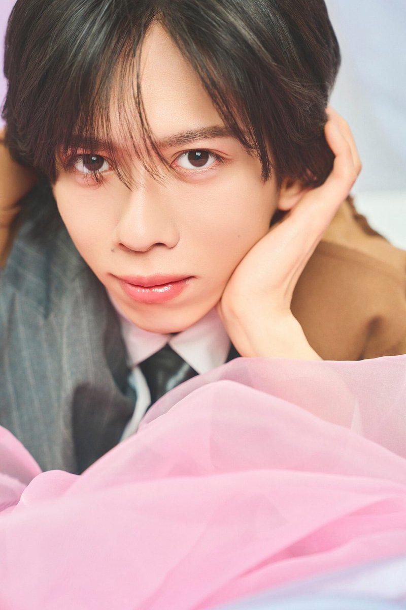 すみっこ tweet media