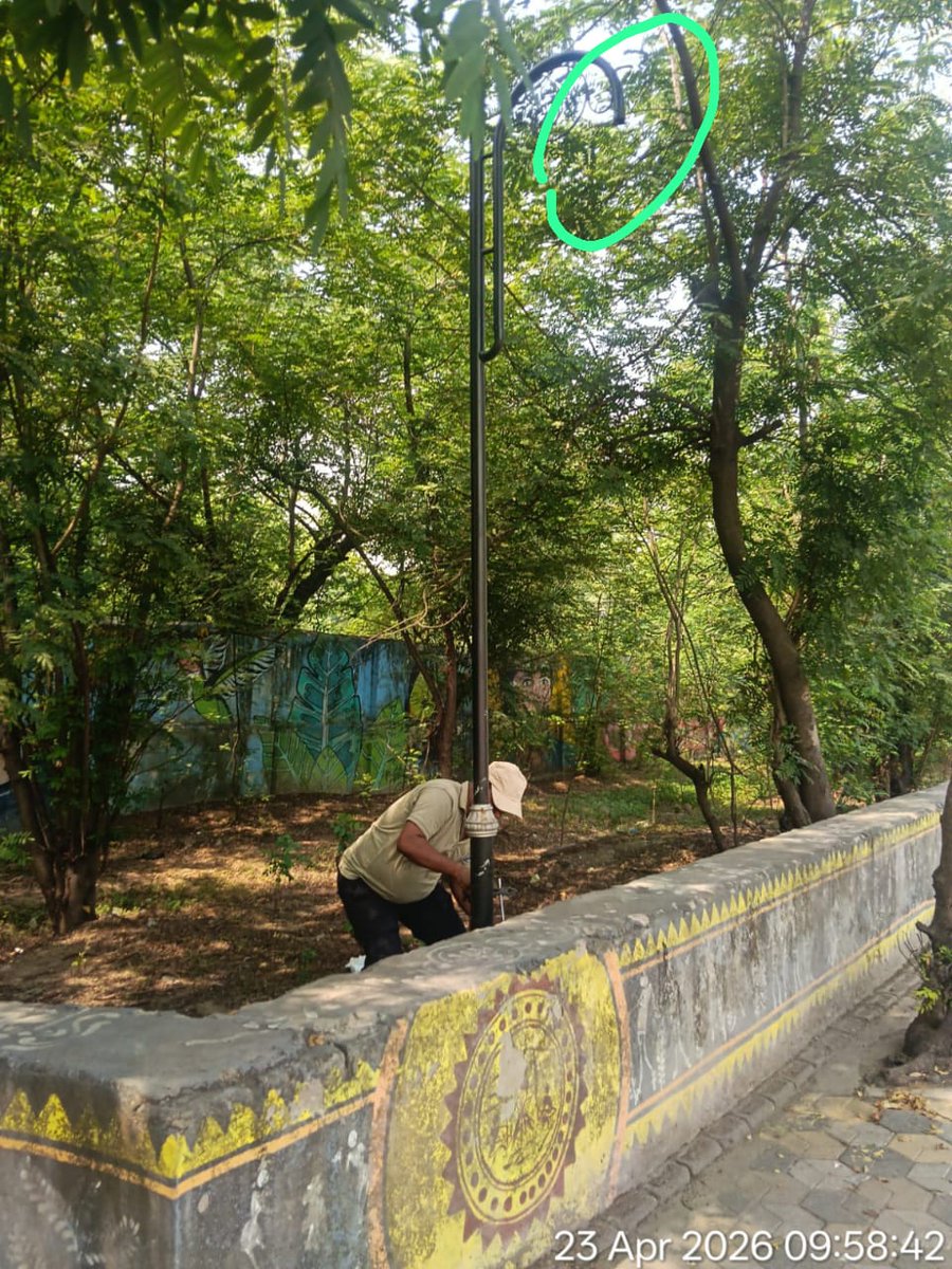 RourkelaMC's tweet image. #Public property is everyone’s responsibility. The Tulasitola Library has been vandalized again and is under repair. Pathway lights near Satatala Chowk have also been stolen by miscreants. Strict legal action will be taken against offenders.

#pathway #publicproperty #rourkela
