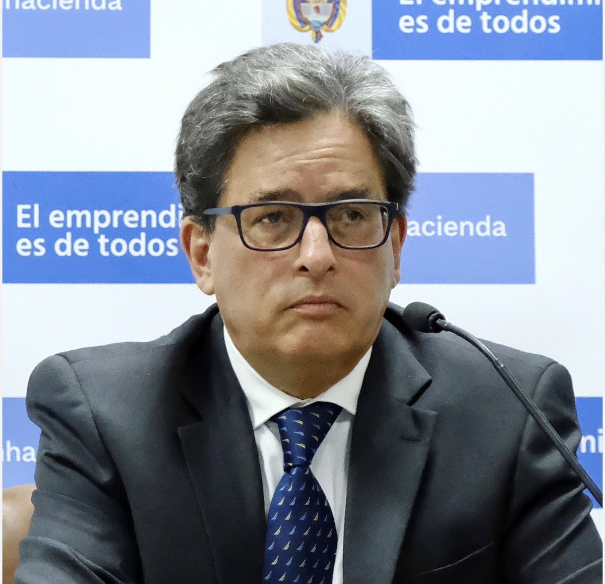 Alicia en el pais del sagrado corazón tweet media