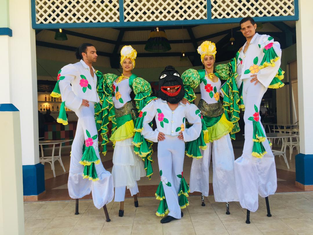 Turarte_SA's tweet photo. 🎭 Turarte lleva la esencia de Cuba a cada escenario 🇨🇺
Música, danza, vestuario y producción integral con más de 60 años de experiencia.

Haz de tu evento algo inolvidable ✨

#CubaÚnica #turarte #cuba #Cubasol https://t.co/YVtRnLwPe4