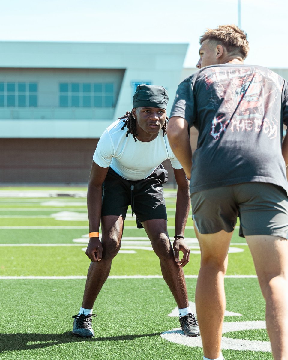 Davyn Davis tweet media