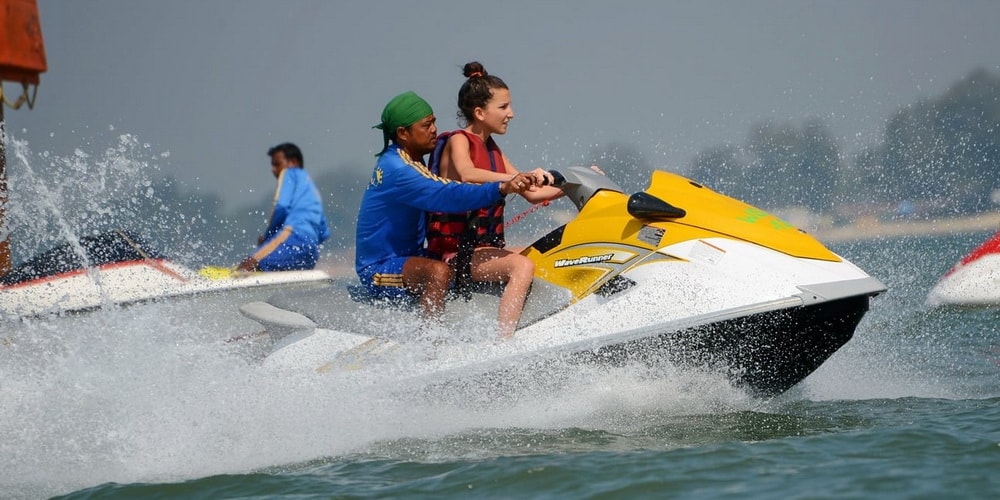 udupipages's tweet photo. Dive Into Adventure!
Experience the thrill of jet skiing, parasailing, banana boat rides &amp; more at Udupi’s stunning beaches.
#WaterSportsUdupi #MalpeBeach #AdventureAwaits

https://t.co/ZeOk1SNntc https://t.co/DwWvJCQV6K