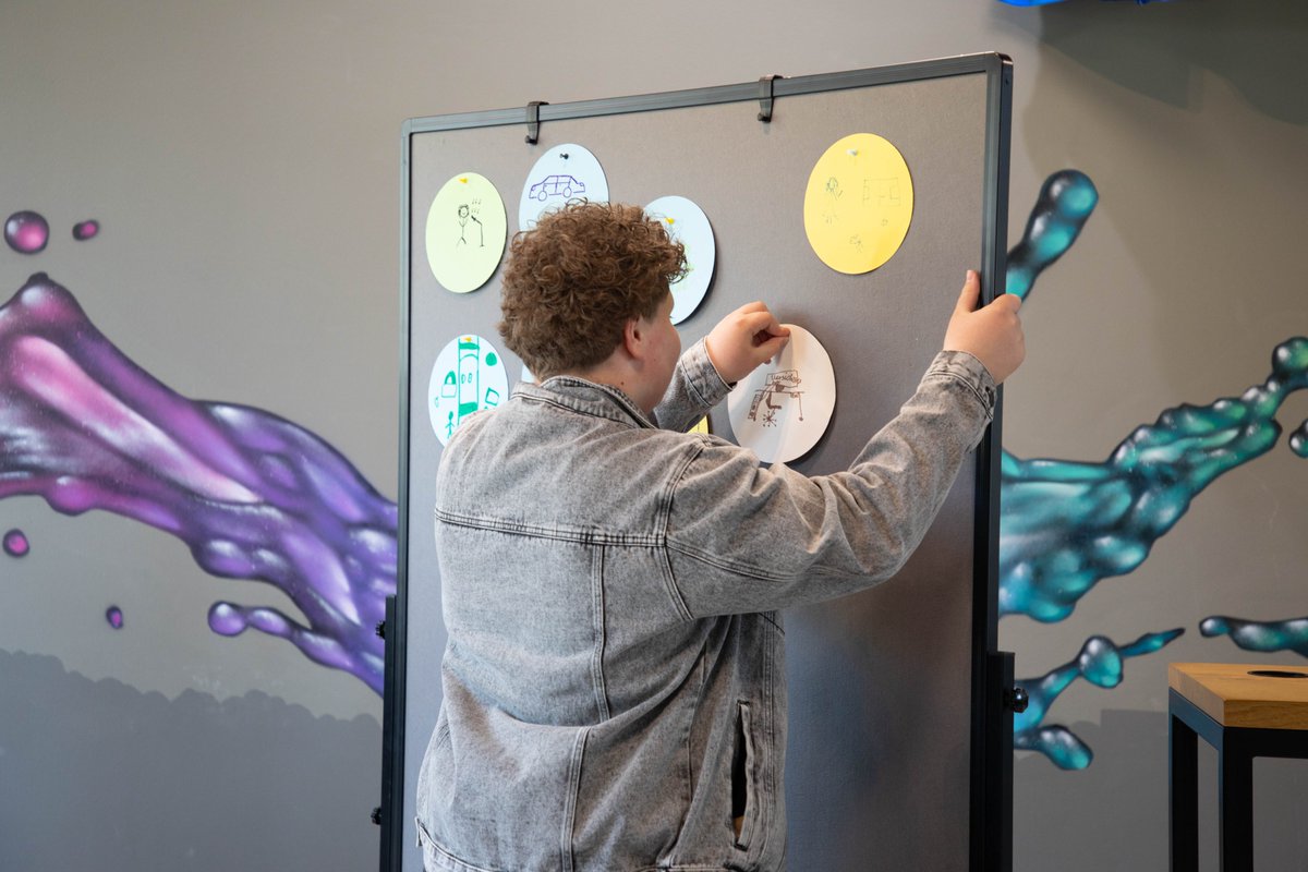 IT_Menschlich's tweet image. Beim diesjährigen Boys Day durften wir zehn Schüler in unserem ECKD Event- &amp;amp; Tagungszentrum Kassel begrüßen. Sie erhielten praxisnahe Einblicke in den Beruf des Veranstaltungskaufmanns und lernten unser Unternehmen aus erster Hand kennen.

#ITMenschlich #BoysDay #Zukunft