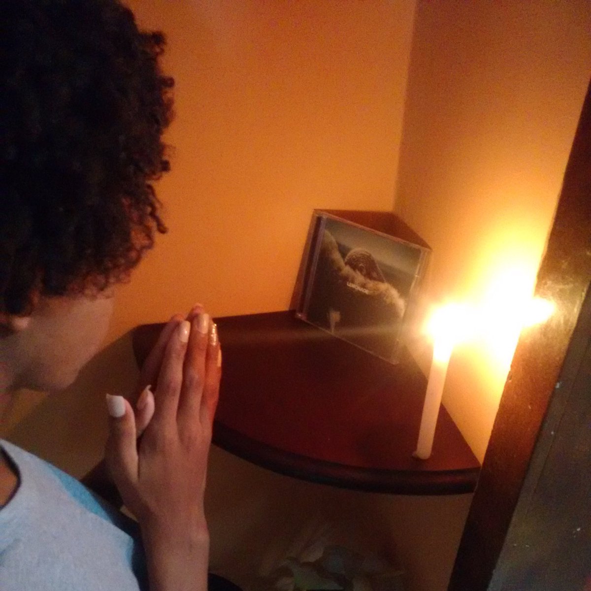 amo o fato do aniversário do lemonade ser no feriado de são jorge essa velha beyoncé pensa em tudo