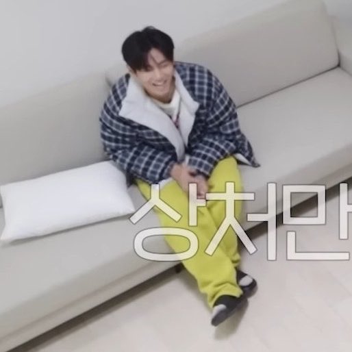 หมูจิ๋วตัวเล้กดื้อซนตามประสา