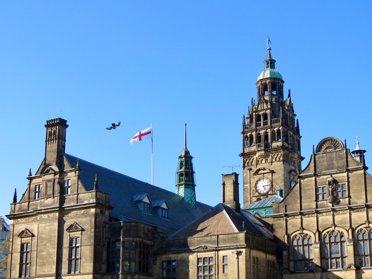 steelcitysnaps's tweet image. Happy St George’s Day! @SheffCouncil have been flying the flag from the Town Hall today 🏴󠁧󠁢󠁥󠁮󠁧󠁿 #Sheffield #StGeorgesDay
