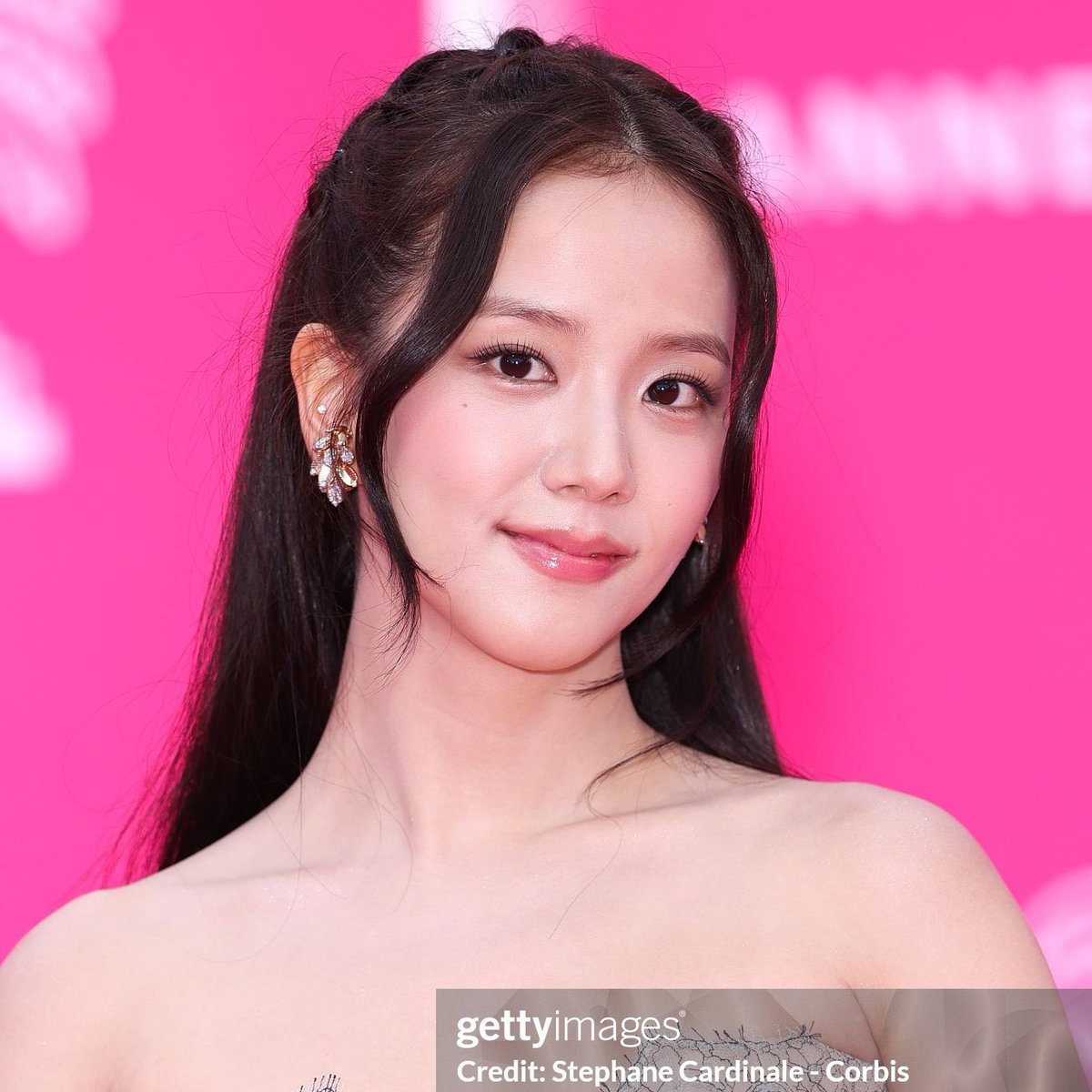 No me equivoqué. Sabía que el mundo vería su talento 🔥
Estoy tan orgullosa se ti Kim Jisoo<3

ACTRESS JISOO AT CANNESERIES
#JISOOMadameFigaroRisingStar