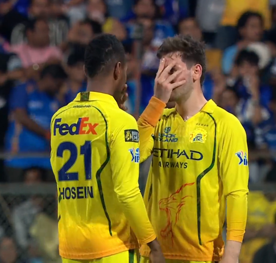 FarziCricketer's tweet photo. Undertaker and Kane of CSK. https://t.co/gsazHQyXjK