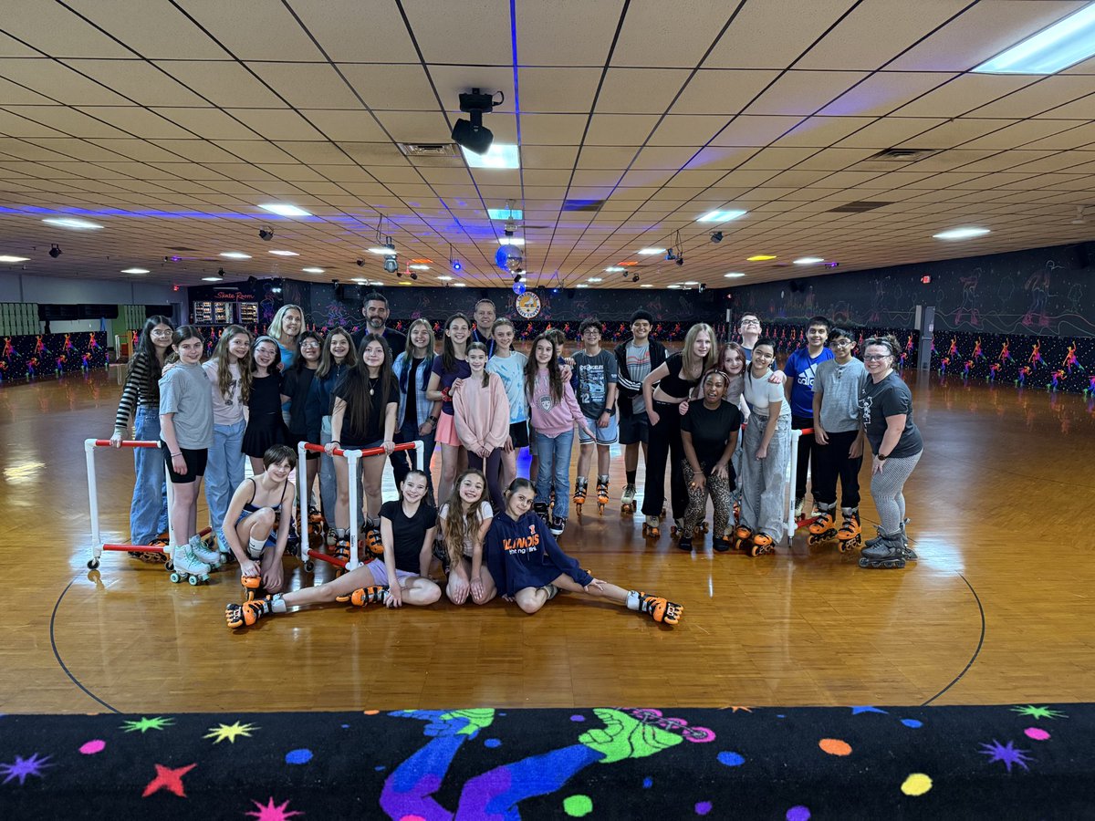 VisualDeyana's tweet photo. Creative Cafe, Science Club and Culture Club enjoyed a STEM Field Trip to Coachlite! @D13Warriors #ilbsd13 https://t.co/T73DMuswY8