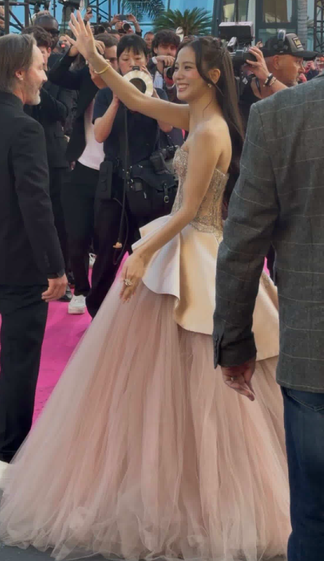 About Music tweet media