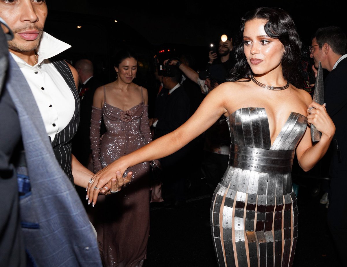 CelebAddicted 🖤 tweet media