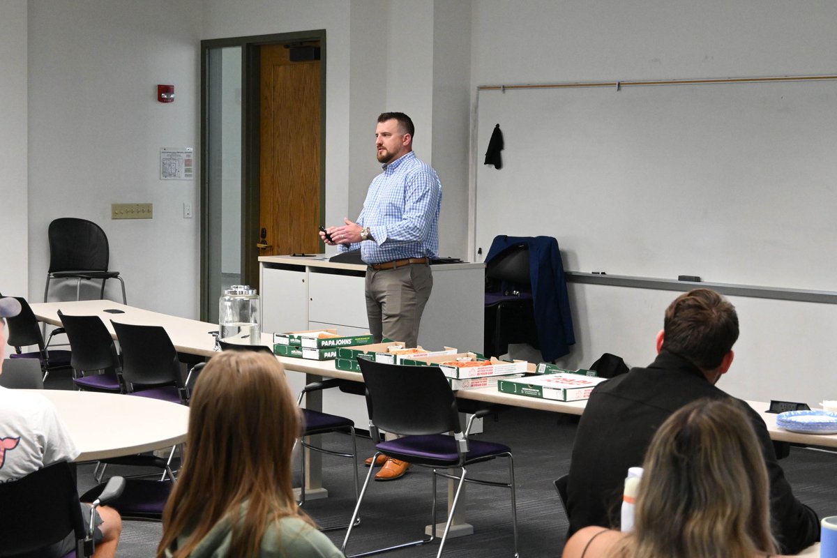 CallEliteEnv's tweet photo. Our General Manager, Zach Virgin, spoke with students at the University of Evansville this week about the environmental industry’s growth, demand, &amp; the exciting career opportunities ahead. Thank you to the Schroeder School of Business for having us—we appreciate the opportunity! https://t.co/XCkAMRgaOg
