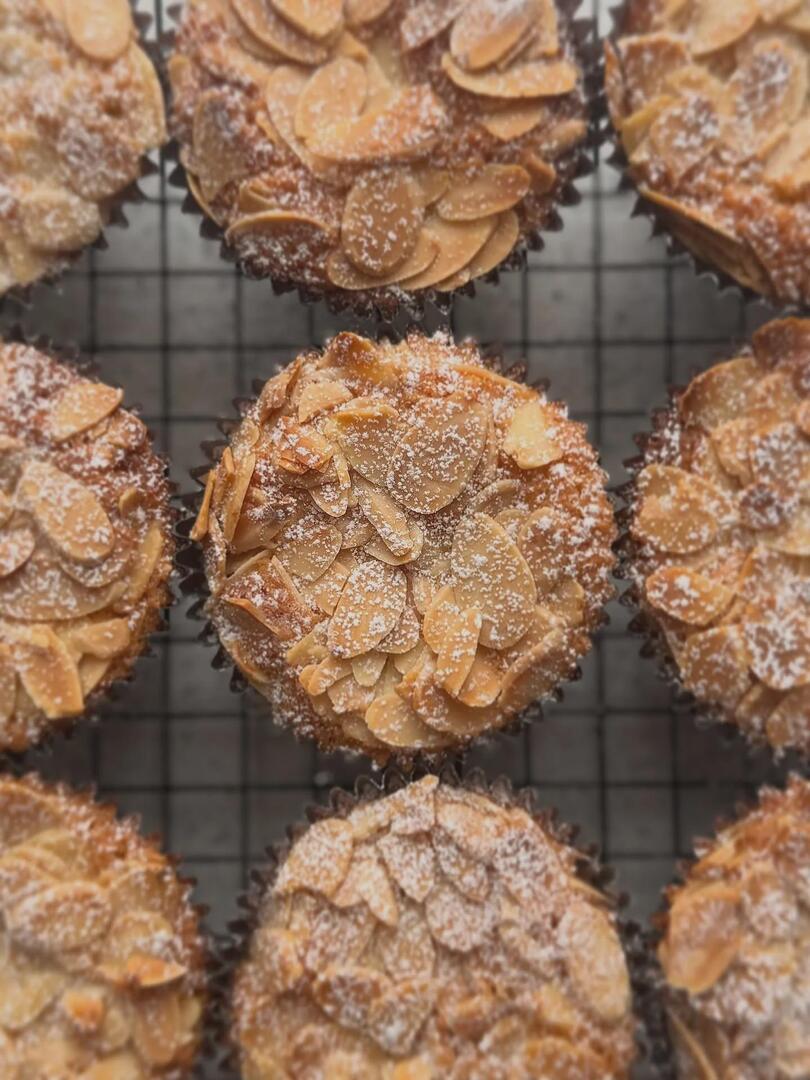 homevsfastfood's tweet image. [Homemade] Almond Croissant Inspired Cupcakes
#Homemade #AlmondCroissantInspired #Cupcakes #FrenchPastry #BakeryDelight #homecooking #food #recipes #foodpic #foodie #foodlover #cooking #hungry #goodfood #homecookingvsfastfood