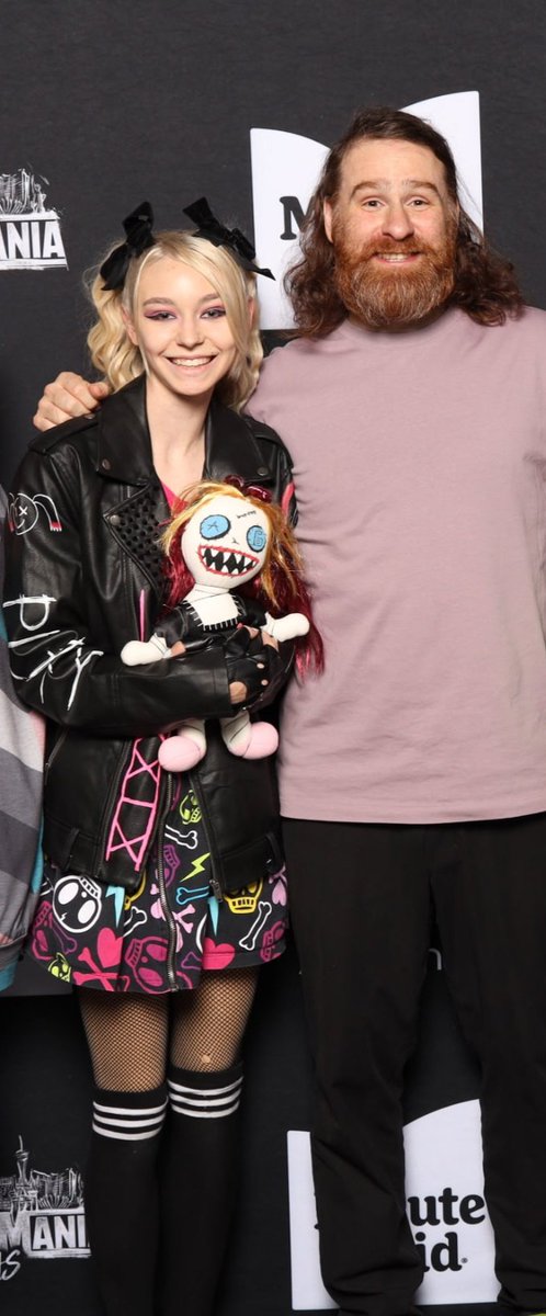 Tessabonez Hausen tweet media