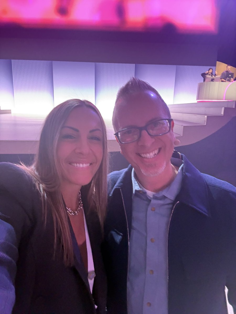 saykay's tweet photo. Get ready for Day 2 at #GoogleCloudNext! We are t-minus 1 minute from Dev Keynote hosted by none other than @rseroter - don't miss it! https://t.co/dxYoKr8HD7