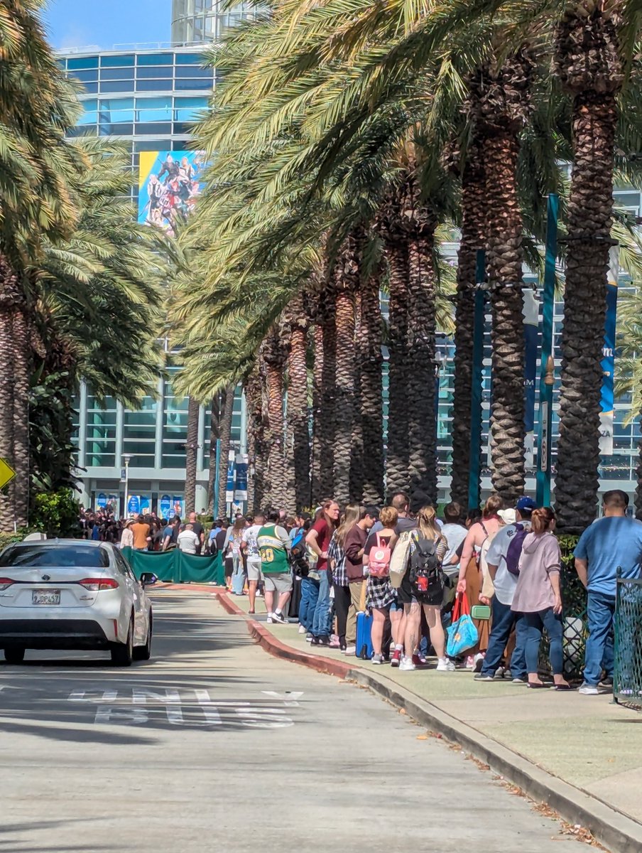 micky @ post fanfest vacation tweet media