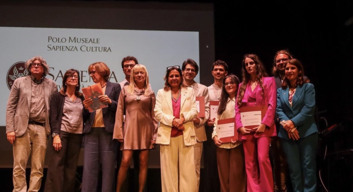 PaolaDiCaro's tweet image. Splendida serata con i premi di Laurea di @Corriere e @Sapienza ricordando Fra, e la proiezione dei migliori corti stranieri del nostro concorso 24 Frame Al Secondo.
Ogni attimo, gesto, sorriso, mano tesa verso i tuoi coetanei è sentirti qui, con noi, sempre, per sempre, amore ❤️