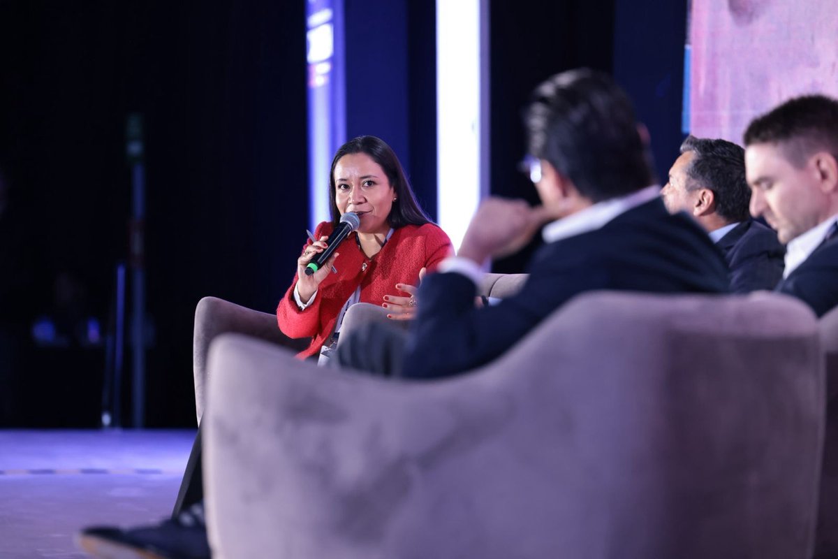 Canacem_Mx's tweet photo. De la teoría a la implementación: la Estrategia Nacional de Economía Circular y sus aplicaciones prácticas en la industria. Una ponencia y un panel que demuestran que la circularidad ya es una realidad en el sector cementero mexicano. https://t.co/LDOkx1G8kk