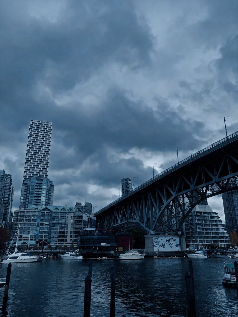 Lightning_Ch's tweet image. Sun makes cities obvious.
Clouds make them honest.

From Granville Island—
Vancouver House bending the rules,
Granville Street Bridge cutting through the grey.

No glow. Just truth.

#Vancouver #Architecture #Cityscape #MoodyWeather #Photography