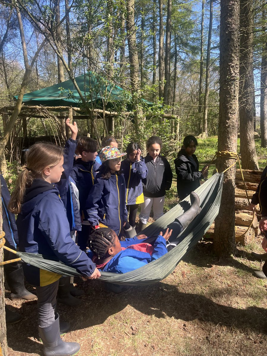 RoundhayY4's tweet photo. Day 2- this afternoon, yellow group have been busy building campfires, learning how to light fires and constructing survival shelters! https://t.co/K5TXoKeCkZ