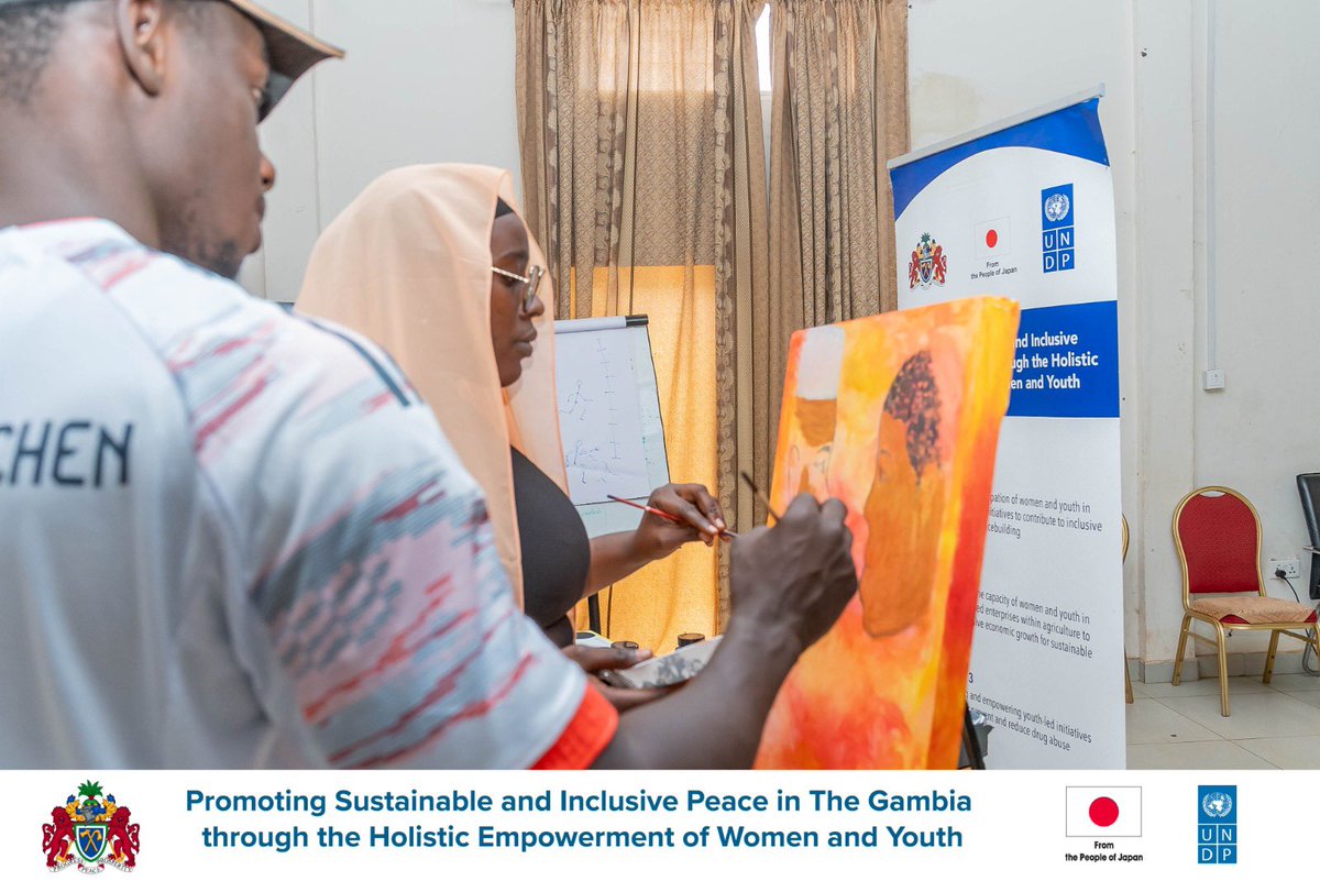 UNDP_TheGambia's tweet photo. 🎨 Painting for Peace

The JSB Project with NYC, 6️⃣0️⃣ trained youth leaders in WCR & LRR are turning YPS & WPS into powerful visual messages, artworks promoting peace, inclusion & leadership in youth centres.

From theory to action, youth shaping lasting spaces for dialogue & peace.

W/ thanks to 🇯🇵 Supporting youth-led inclusive & sustainable peace-building
