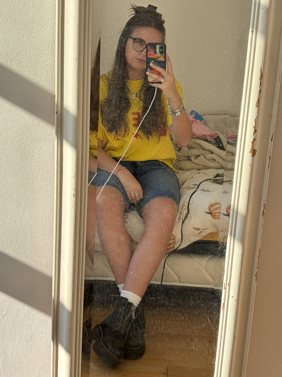 Lucy🪲🧸📚!! (@osnapitzlucyyy) on Twitter photo 