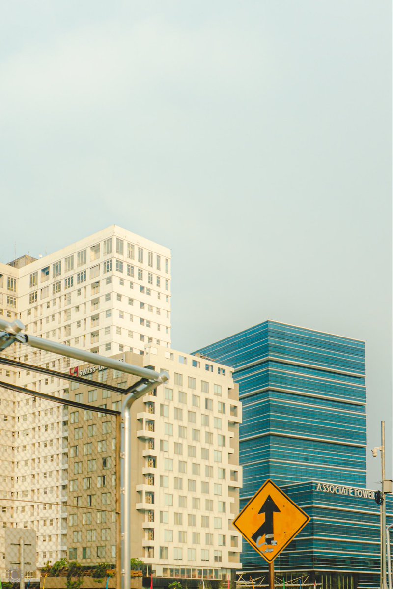 lolitanevercome's tweet image. 『　　before sunset　　』 
.
.
.
#photography
#photo
#fotografia
#street 
#streetphotography
#streetphoto
#urbanphotography
#lensculturestreets
#photooftheday
#lookslikefilm
#minimal
#building 
#空を見るのが好き
#風景
#カメラ好きな人と繋がりたい