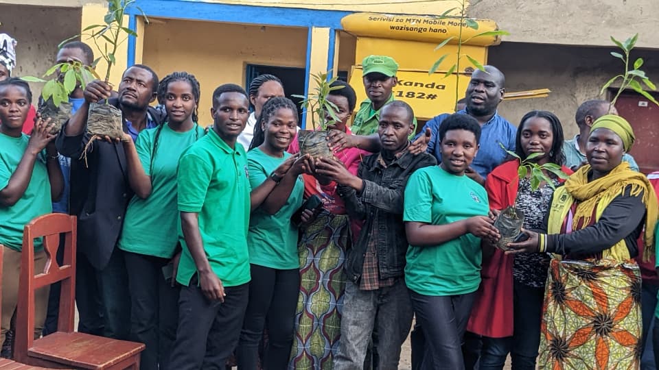 HP_Organi's tweet image. Through the #KuzaNezaProject, @HP_Organi , in partnership with @Health_PC , is creating lasting impact in Rwanda’s @RwandaWest . The #project applies #SBCC to integrate family planning into nutrition education and sustainable food production #Fruittrees #KichenGarden #Livestock,