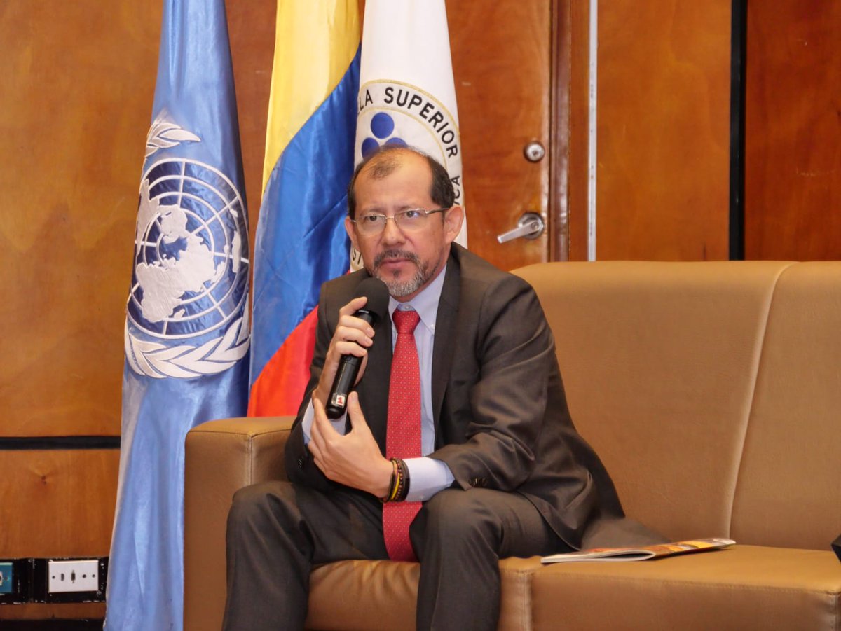 WFP_Colombia's tweet photo. @VillarMireia @DNP_Colombia @EconUrosario @OITAndina @onucolombia @ESAPOficial @DirectorWFPCol Si Colombia no mejora las tasas de productividad, no mejorará las de formalización. Hay que cerrar brechas de género, salariales y urbano-rurales fortaleciendo competencias y aprovechando las oportunidades de las transiciones energética, digital y sociodemográfica. @itacamo https://t.co/WzgzJEwwnQ