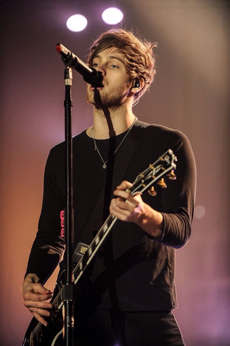 nike ★ tweet media