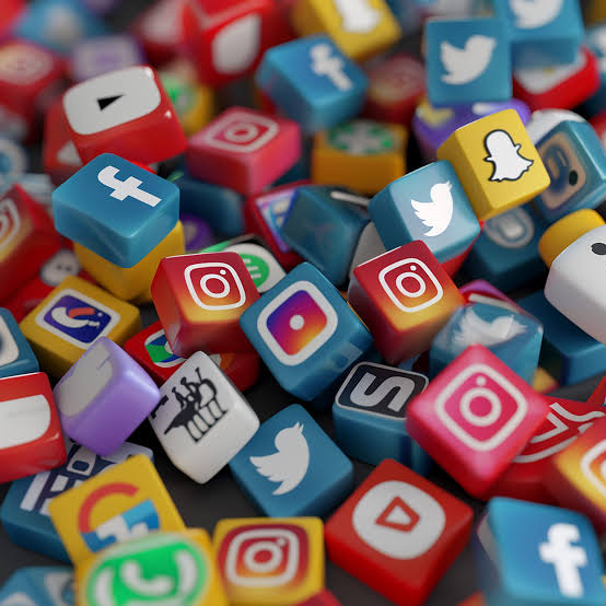 updatecharts's tweet image. Milena Moreira (Tia Milena) revelou que quer usar suas redes sociais para ajudar ONGS e PROJETOS SOCIAIS que apoiam meninas que não são adotadas e completam 18 anos no ABRIGO. #BBB26