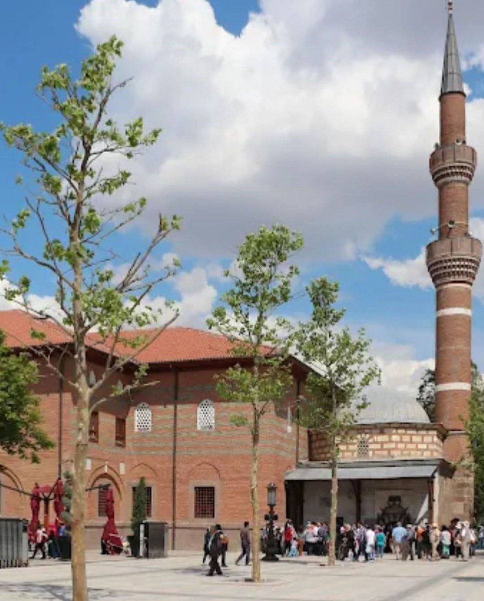 CANIM TÜRKİYEM,
Bayrakları BayrakYapan ÜstündekiKandır
Toprak EğerUğrundaÖlen VarsaVatandır
BizTürkler
VatanımızBayrağımız için
YaŞehitOlur
ToprağınaltınaGireriz
YadaYaşar OToprağı
VatanYaparız
CumamızMübarekOlsun
ŞehitlerimizGeçmişlerimiz
Allah Rızası için
ElFatiha
🇹🇷MusaKuzu🇹🇷