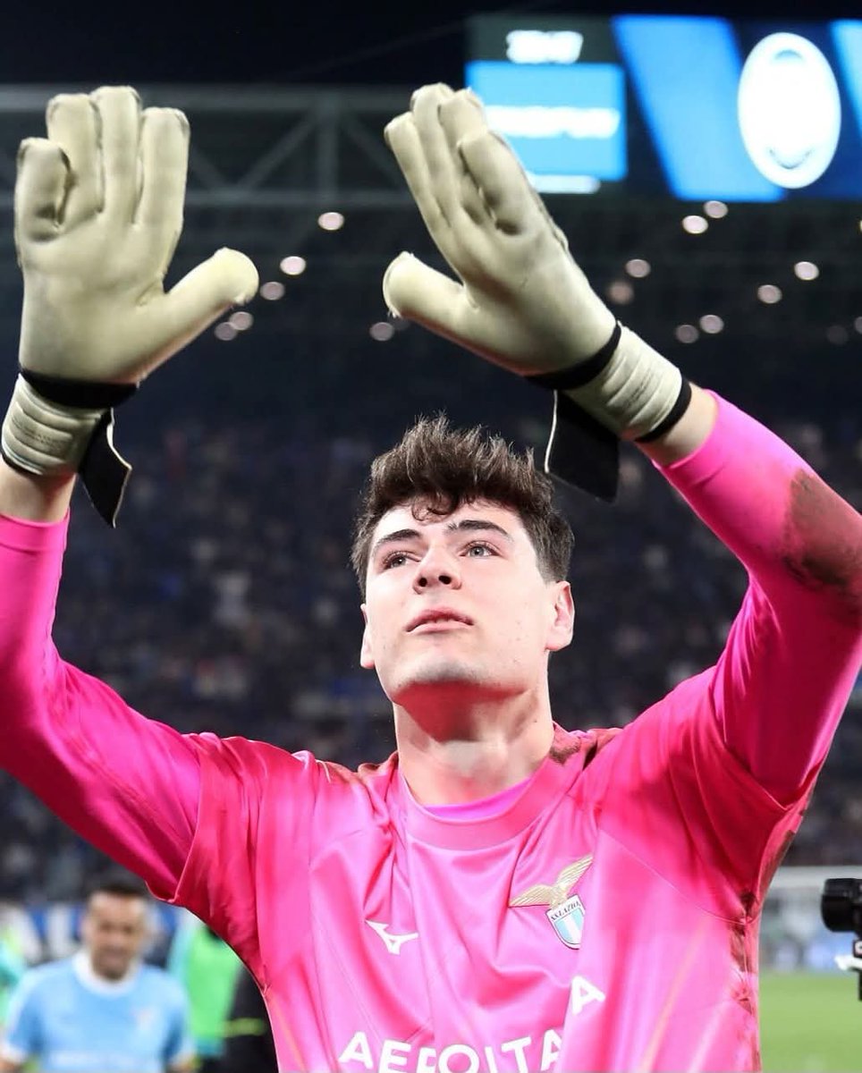 DeportajeD's tweet image. ⚽ Copa de Italia 🇮🇹 

#Lazio jugará la final ante Inter tras empatar 1-1 con @Atalanta_BC (3-3 acumulado) y luego eliminarlo por penales (2-1). Brillante actuación del portero Edoardo Motta que atajó cuatro penales.

#deportaje #DeportajeEuropa