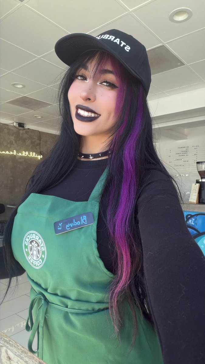 Blodvy 🤍 tweet media