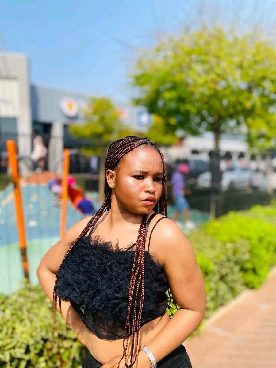 Am_Blujay's tweet photo. R2,000 PAID… BUT VUTOMI STILL MISSING!

Heartbreak for the Mathebula family after allegedly paying a R2,000 ransom yet Vutomi Mathebula was never released.

The kidnapping was reported at Rabasotho Police Station after Vutomi was taken on 22 March 2026.

Suspects allegedly continued withdrawing money from the victim’s bank account in Kempton Park:
▪️ R1,000 at Astron Energy Chloorkop
▪️ R850 in Glen Marais

One suspect was captured on CCTV. Police urge anyone with information to come forward.