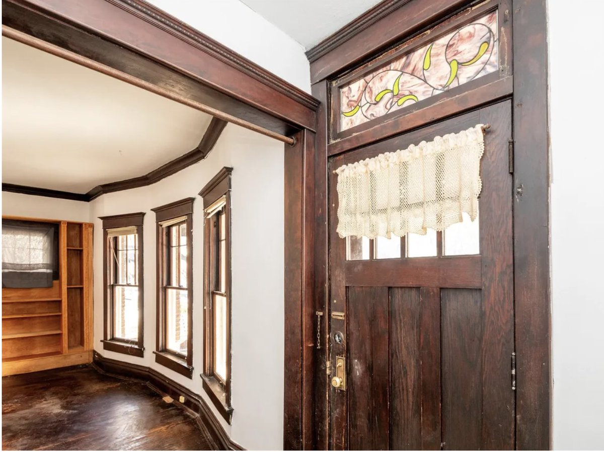 oldhousecalling's tweet image. $75K. Inside this #Illinois #Craftsman bungalow, you’ll discover original hardwood floors, an elegant banister, and classic woodwork that highlight the home’s timeless character. oldhousesunder50k.com/wonderful-bric…