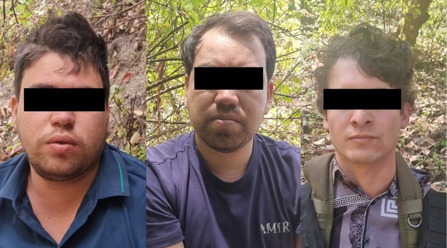 CorresponsalsMX's tweet image. 🚨Caen 10 operadores y escoltas de Aureliano Guzmán, alias "El Guano", hermano de El Chapo Guzmán, durante operativos en la Sierra de #Durango
Fuerzas federales capturaron a los hombres con armamento de grueso calibre en la comunidad La Cebadilla, en el municipio de Tamazula.